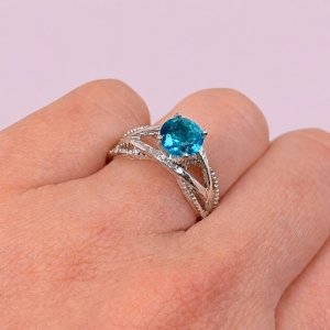 Anillo solitario de compromiso con cubic Aguamarina de Plata 925